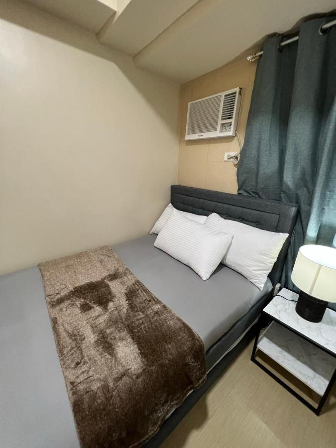 Cozy 2 Bedroom Condo With Balcony For Rent イロイロ エクステリア 写真